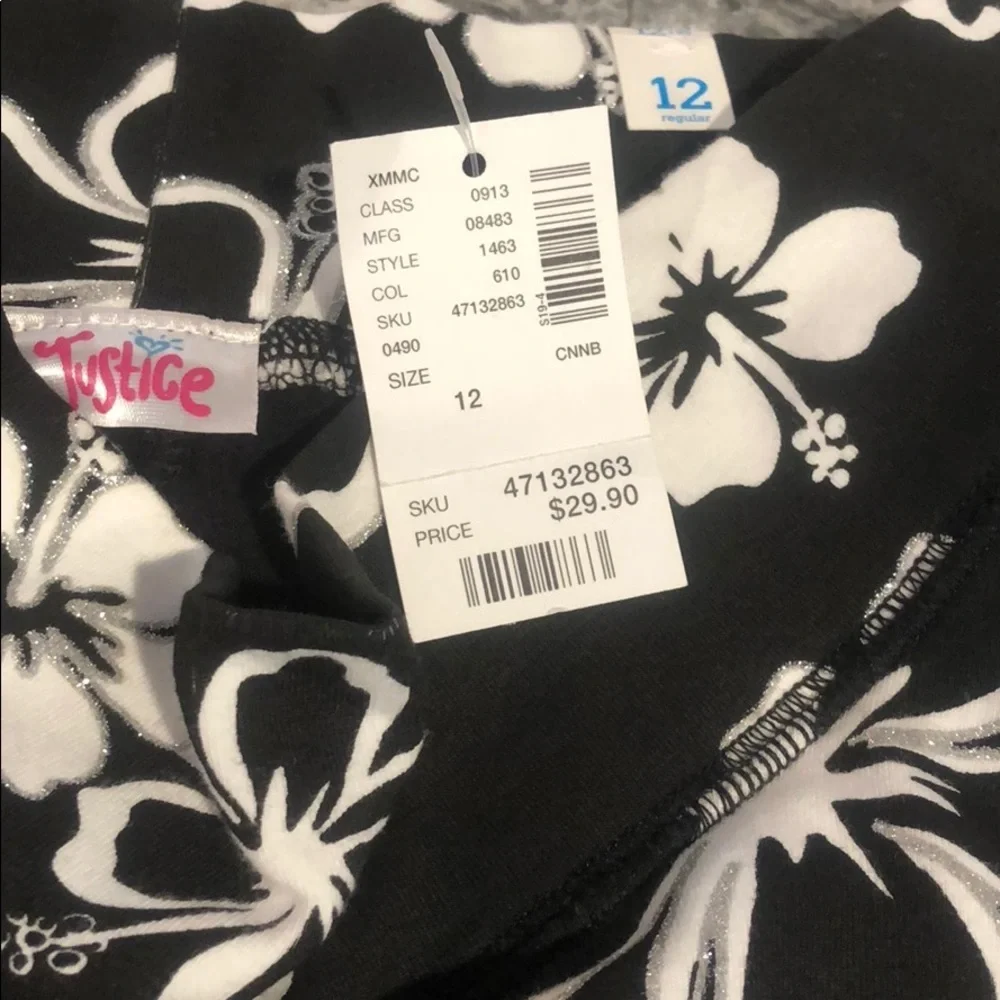Justice Chic Black & White Hibiscus Print Skort. 🌺 NWT size 12